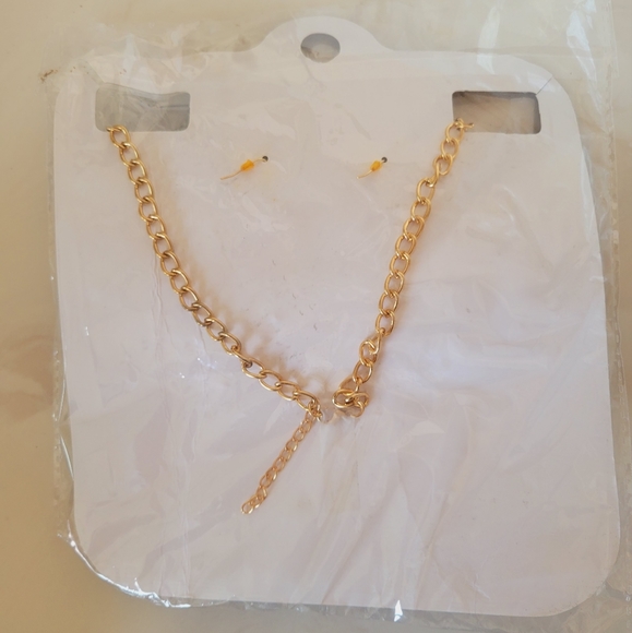 NWT Fashion Jewelry Necklace & Earrings Set - Picture 4 of 5